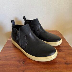 ECCO Women's Soft Classic Bootie Sneaker - Black - 8-8.5 - Good Condition